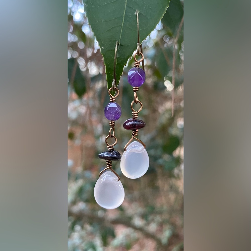 Chalcedony, Garnet and Amethyst Dangle Earrings - Picture 4 of 4